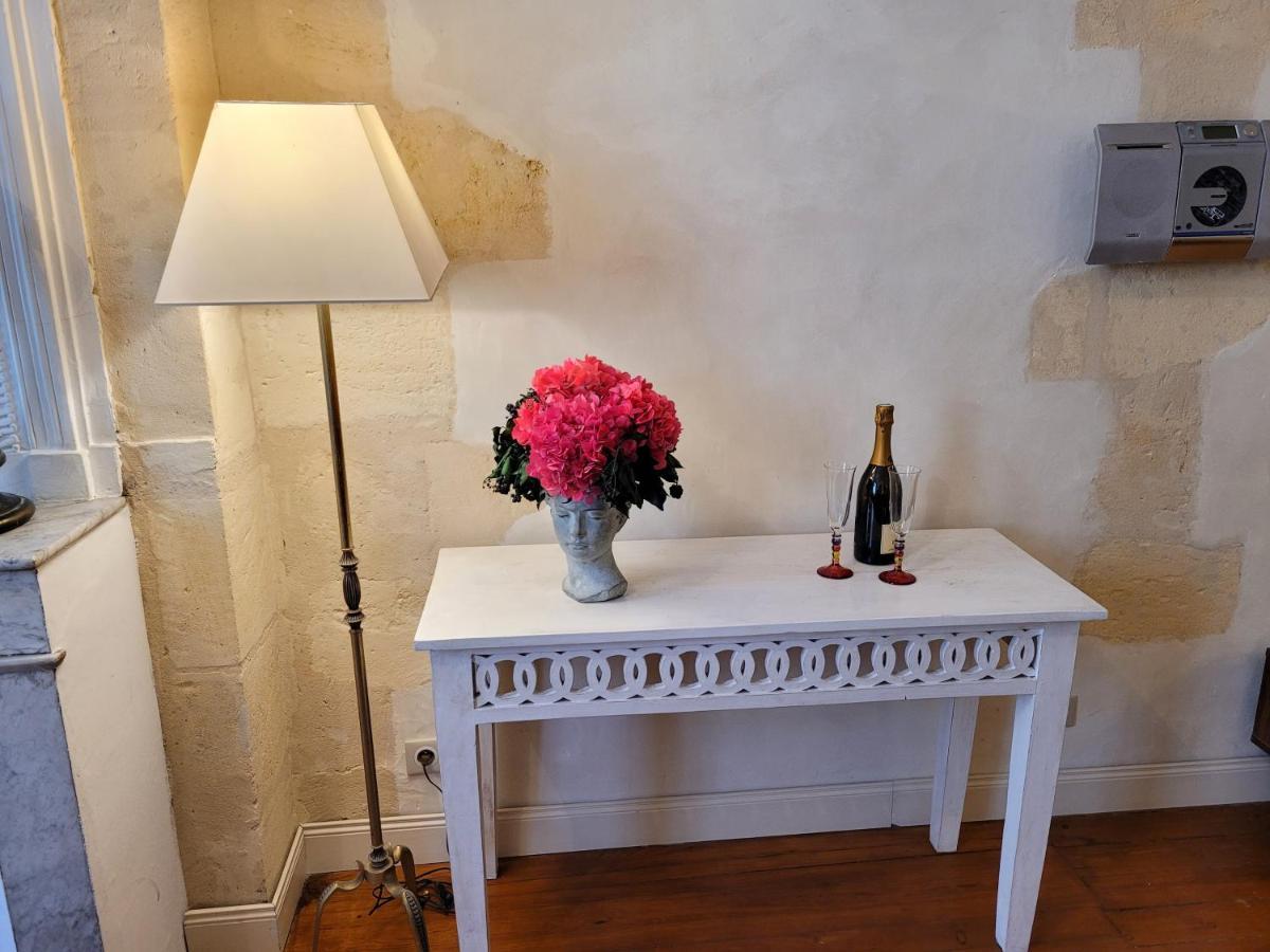 Appartement Central Typiquement Bordelais Bordeaux Esterno foto